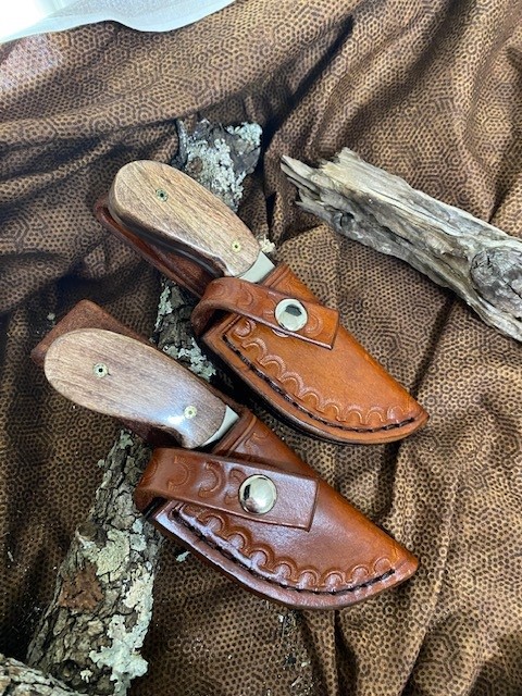 A Pair of Raptors - MK-M918 - <strong><span style="color: #ff0000;"><span style="font-size: large;">SOLD! </span> </span></strong> - Image 2